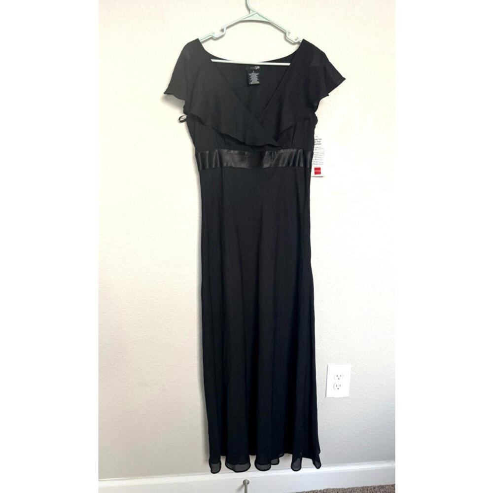 East 5th Black Maxi Dress Size 8 Flutter Sleeve Satin Waist Formal Gown NWT